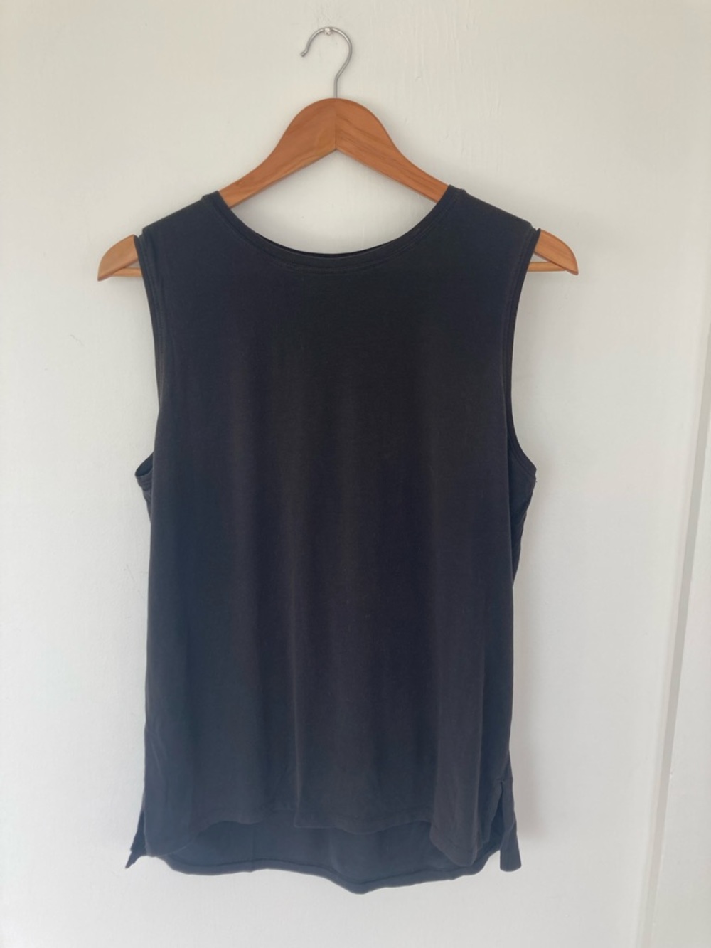 Lululemon Black Sleeveless Tank Top - Women